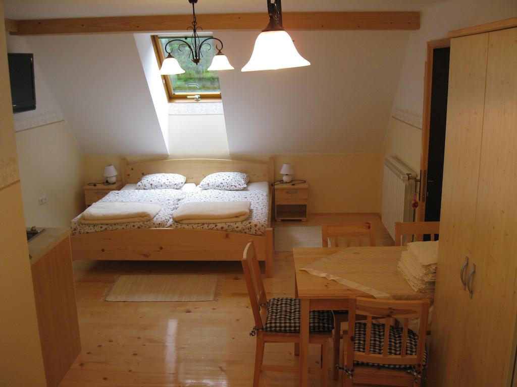 Farmhouse Stiftar Solčava Rom bilde